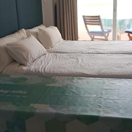 Seafront Apartment With Open-Air Heated Pool Fuengirola Ngoại thất bức ảnh