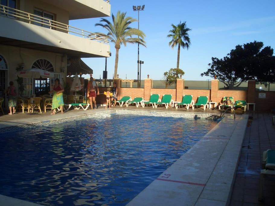 Seafront Apartment With Open-Air Heated Pool Fuengirola Ngoại thất bức ảnh