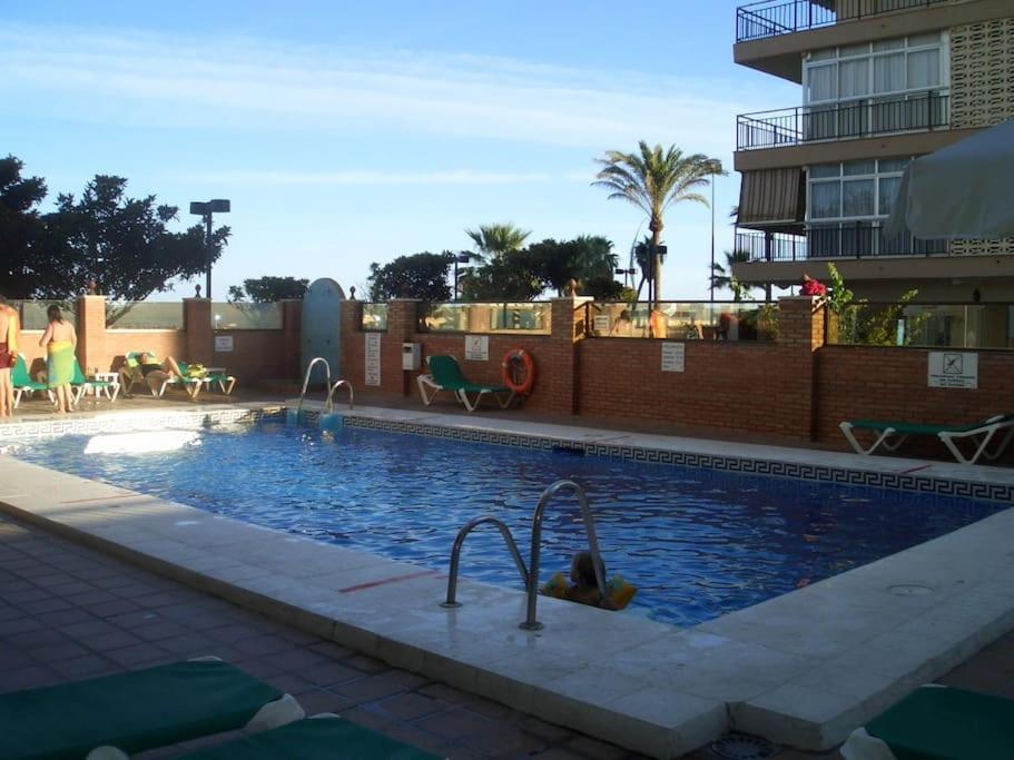 Seafront Apartment With Open-Air Heated Pool Fuengirola Ngoại thất bức ảnh
